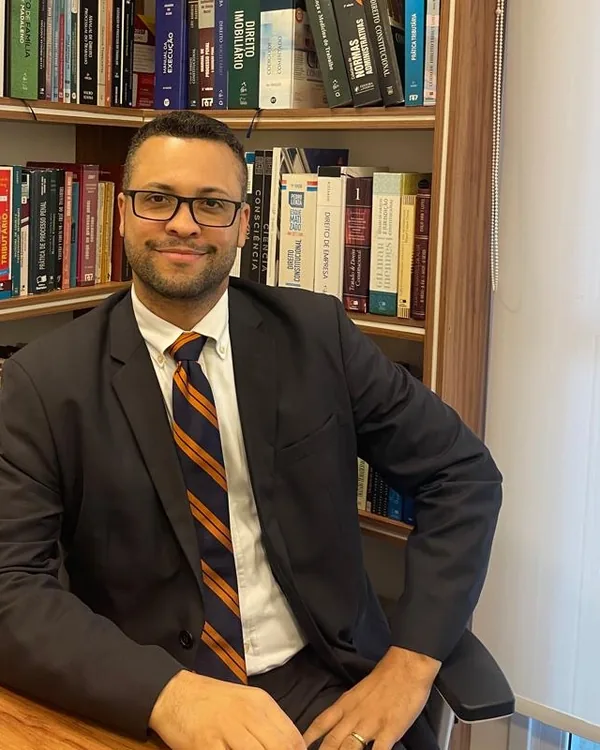 Anderson Rosa, advogado do escritório Bicalho Advogados