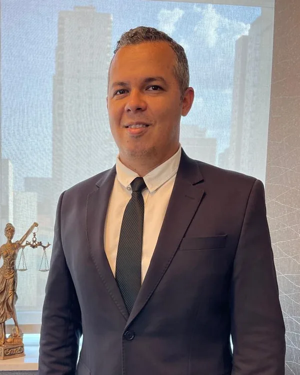 Daniel Damacena, advogado do escritório Bicalho Advogados
